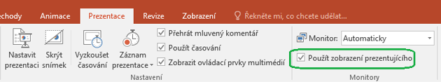 Karta Prezentace v PowerPointu obsahuje zaškrtávací políčko, které určuje, jestli se při prezentování ostatním používá zobrazení prezentujícího