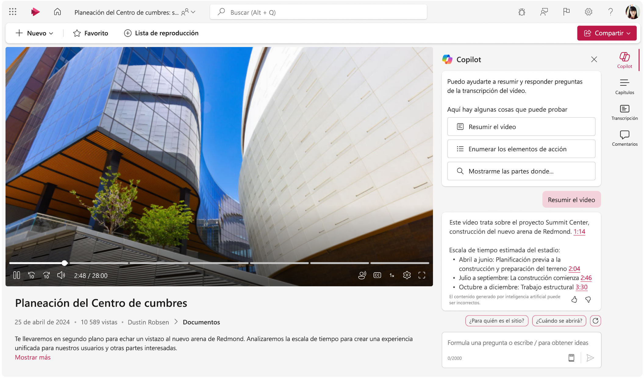 Captura de pantalla que muestra el reproductor de vídeo Microsoft Stream con el panel Copilot a la vista.
