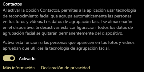 Muestra la pantalla de inicio de sesión de las fotos con botones Sí y No después de una pregunta sobre cómo activar la configuración Contactos.