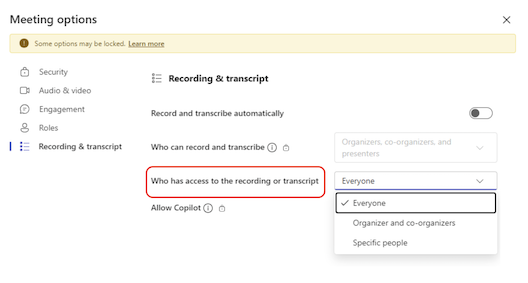 Teams-kokousasetukset, joiden tallennuksen tai tekstitallenteen käyttöoikeuden asetukseksi on määritetty "Kaikki".