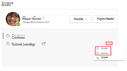 A fiókbeállításokban egy piros mező a Szervezeti meghívás mellett a További lehetőségek elemet emeli ki. Egy másik piros mező az Elfogadás és az Elutasítás lehetőséget emeli ki.
