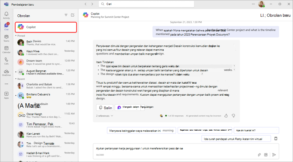 Cuplikan layar yang menyoroti aplikasi Copilot di atas obrolan di Microsoft Teams