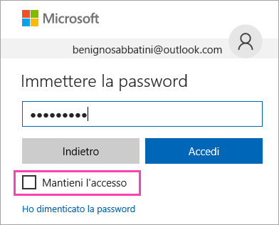 Screenshot della casella di controllo "Mantieni l'accesso" nella pagina di accesso di Outlook.com