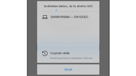 Ekrānuzņēmums, kurā redzama datora izvēle Microsoft Edge operētājsistēmā iOS, lai lietotājs varētu atvērt tīmekļa lapu savā datorā.