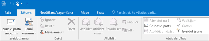 Šādi izskatās lente programmā Outlook 2016.