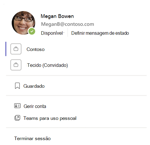 Um cartão de perfil mostra uma lista de organizações.