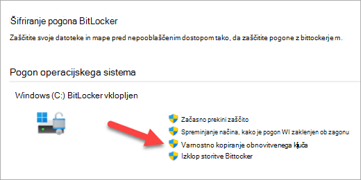 Aplikacija za upravljanje šifriranja BitLocker s puščico, ki kaže na možnost za varnostno kopiranje obnovitvenega ključa za BitLocker.